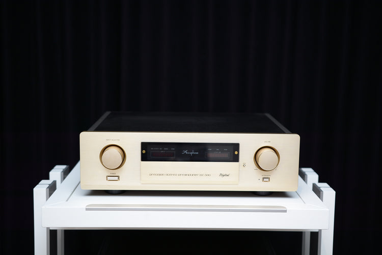 Accuphase DC-300 PIA