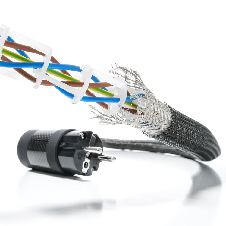 Inakustik AC-2405 AIR Schuko - C19 UHQ