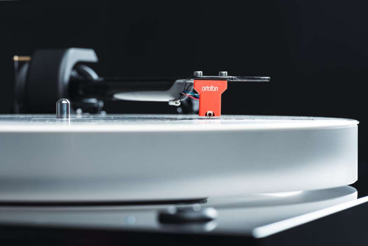 Pro-ject X2 B (Ortofon MC Quintet Red)