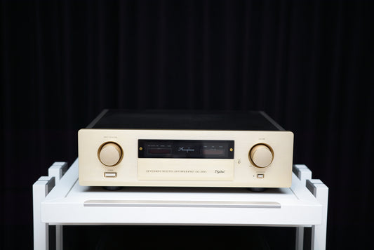 Accuphase DC-300 PIA