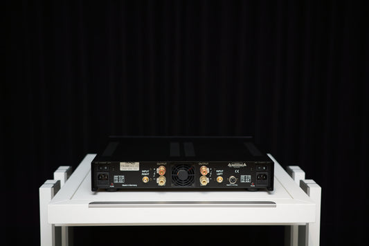 Thorens TTA 2300 Endstufe